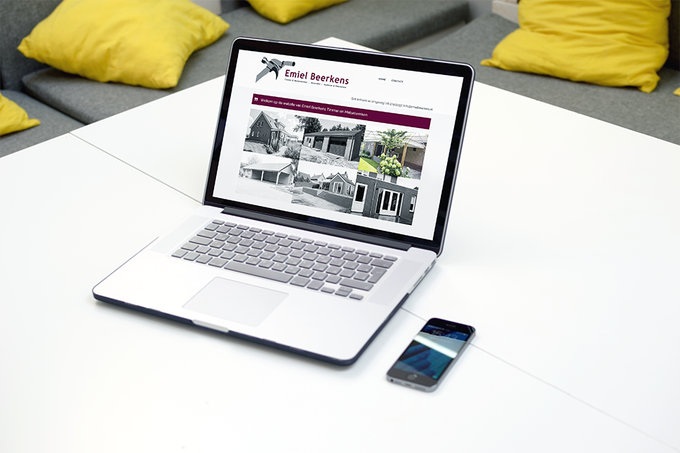 Emiel Beerkens website | Sint Anthonis, website, visitekaartje, busbedrukking, briefpapier, huisstijl, logo, busbelettering, studio buzz